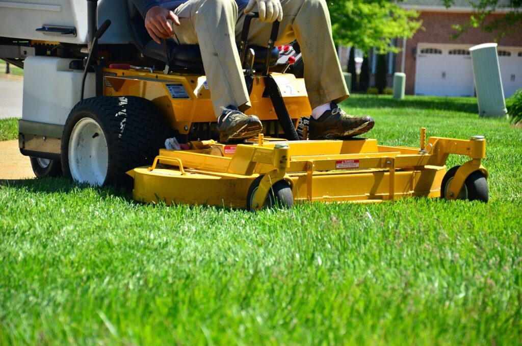découvrez nos conseils essentiels pour l'entretien de votre matériel de jardinage afin d'assurer performance et longévité à vos équipements de tonte.