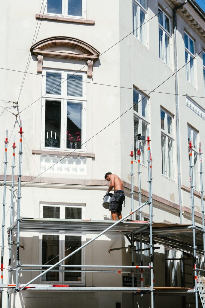 rénovation de façade : redonnez charme et protection à votre bâtiment grâce à nos solutions de rénovation efficaces et durables.
